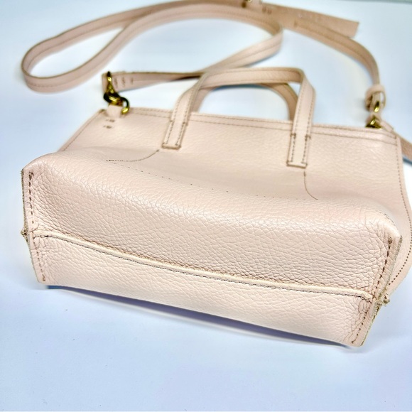 Mark & Graham Small Crossbody Beige Purse - Picture 6 of 8